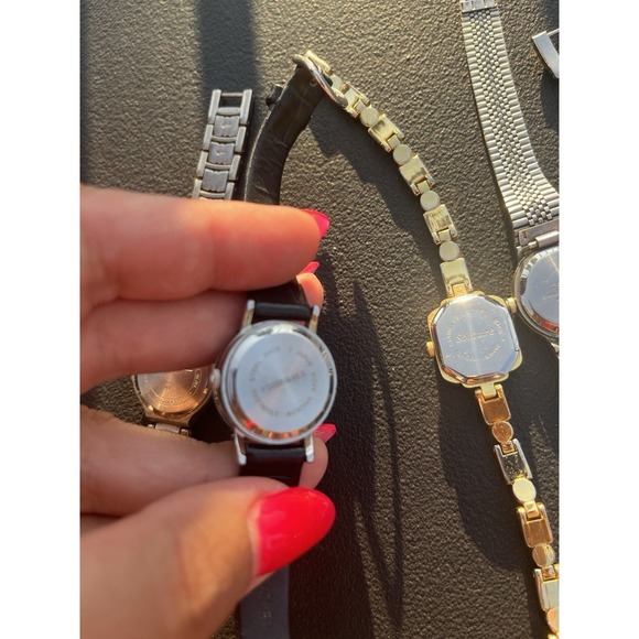 Mixed Lot of 6 Assorted Women's Wrist Watches Various Styles Used Untested - Picture 3 of 16